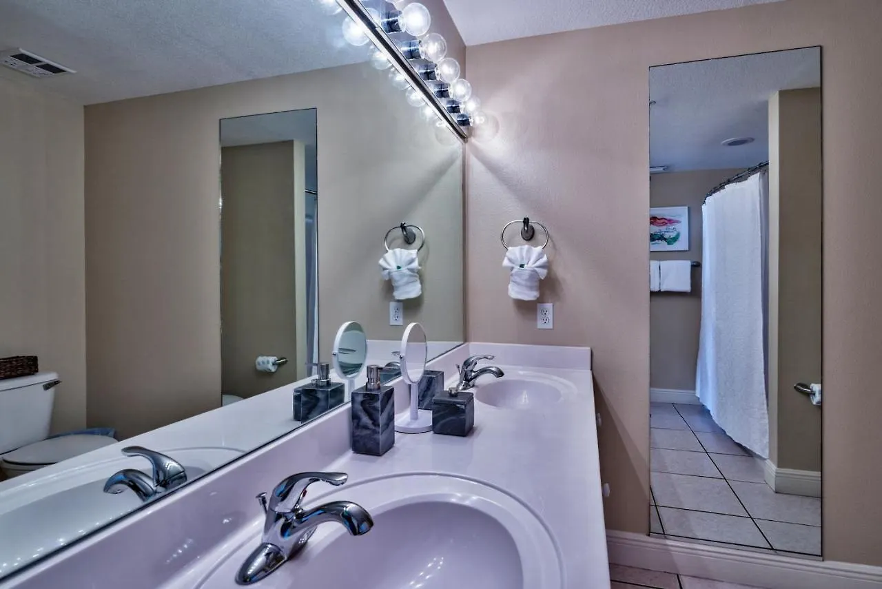 Vakantiehuis Celadon: Unit 102 By Forehand Rentals Panama City Beach Verenigde Staten