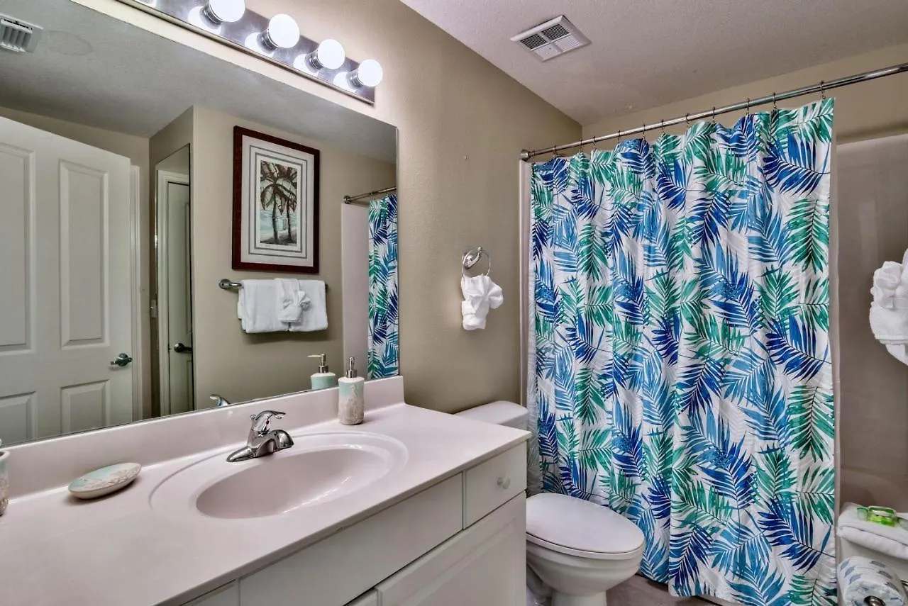 Celadon: Unit 102 By Forehand Rentals Panama City Beach Vakantiehuis